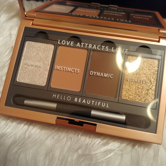 NEW Chella La Vie Neutral Eyeshadow Palette - Picture 3 of 13